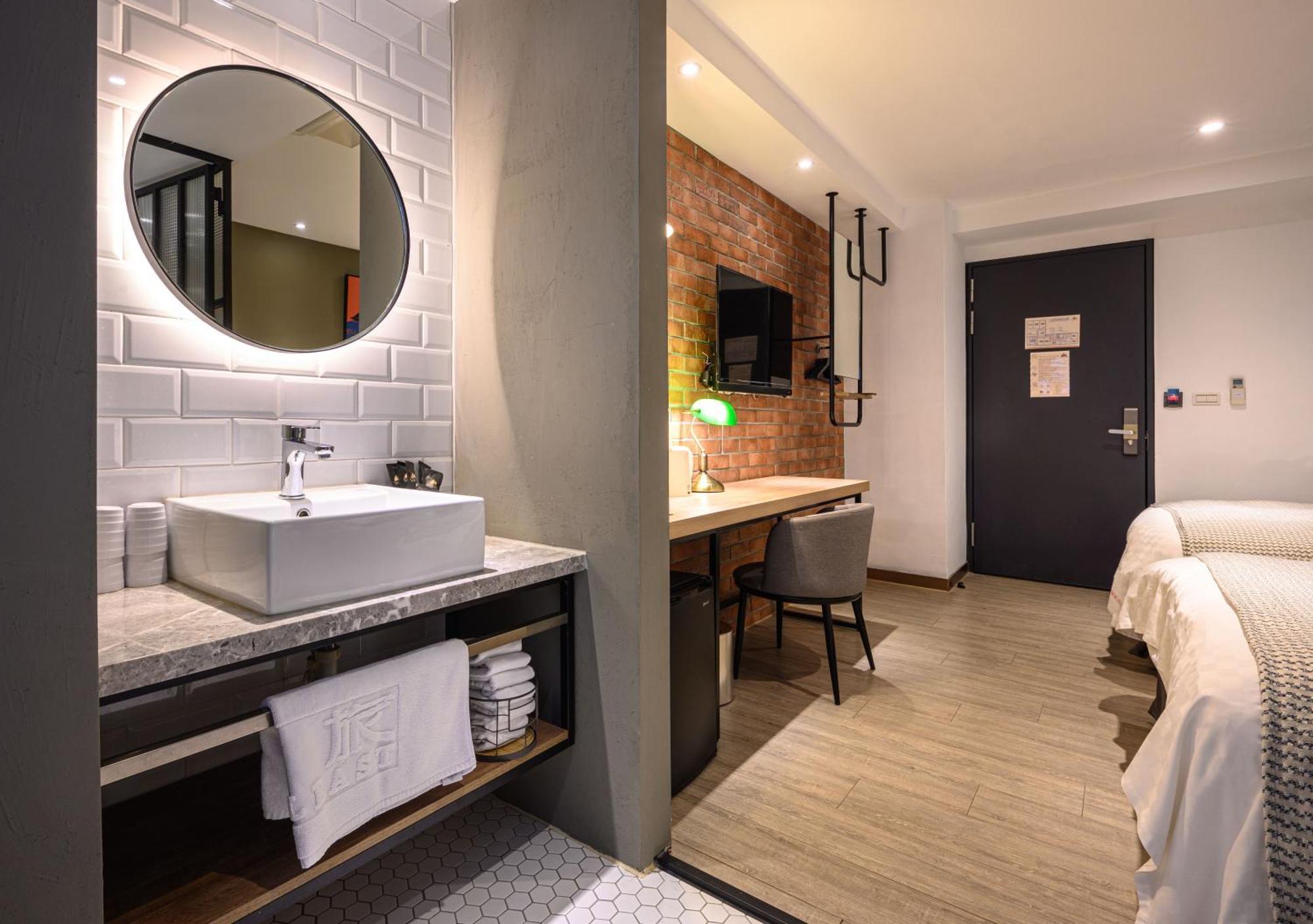 Hotel East Taichung Esterno foto
