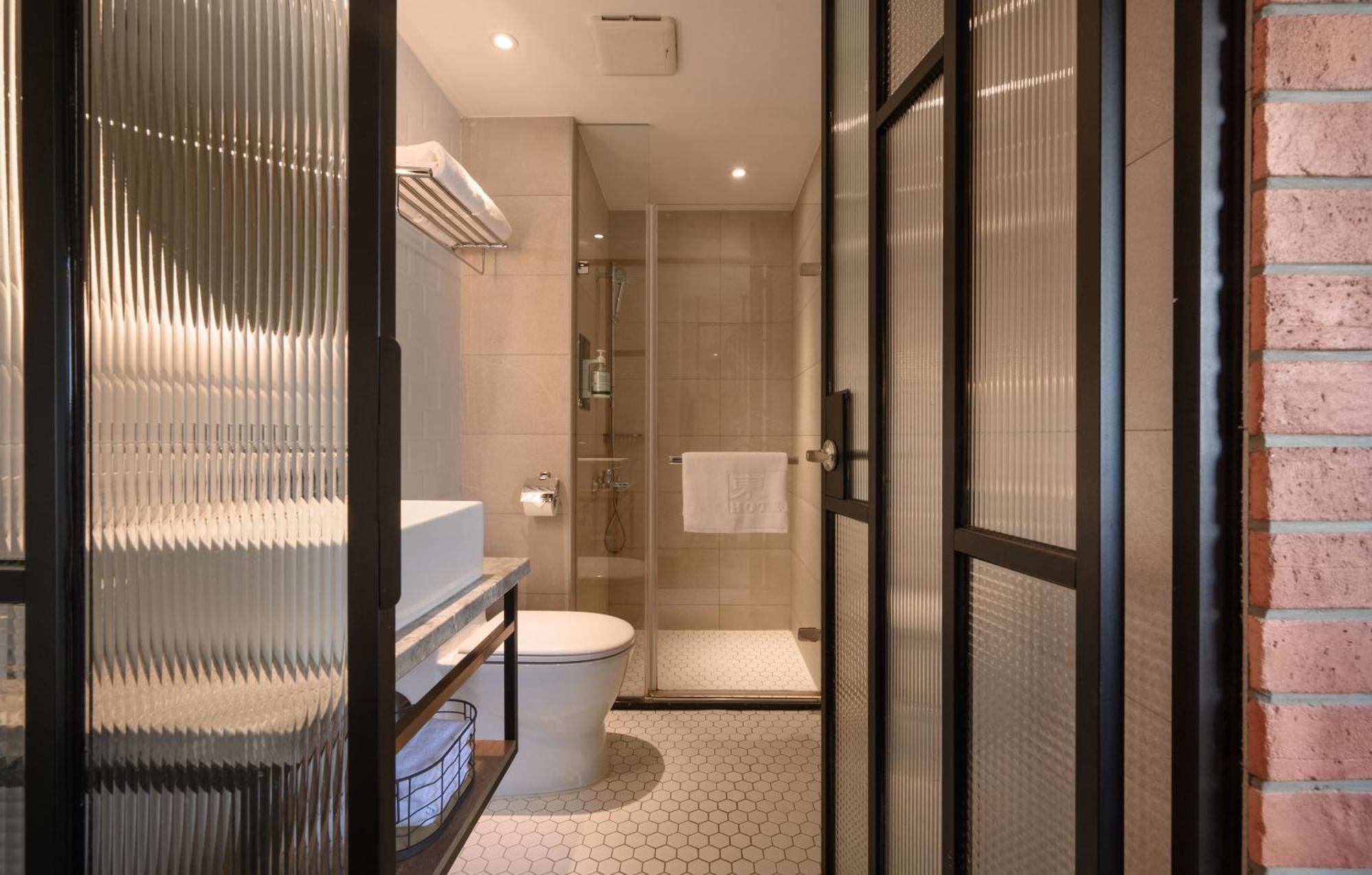 Hotel East Taichung Esterno foto
